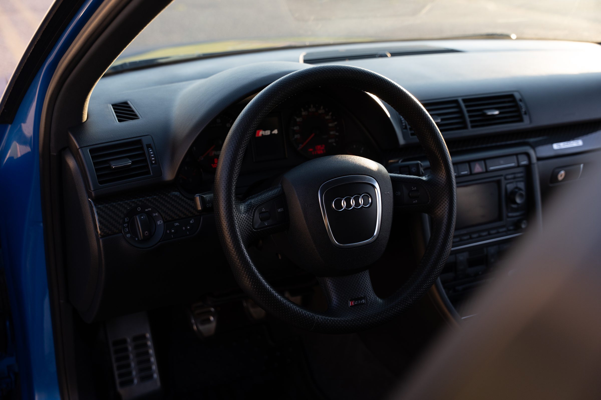 Steering wheel and gauges