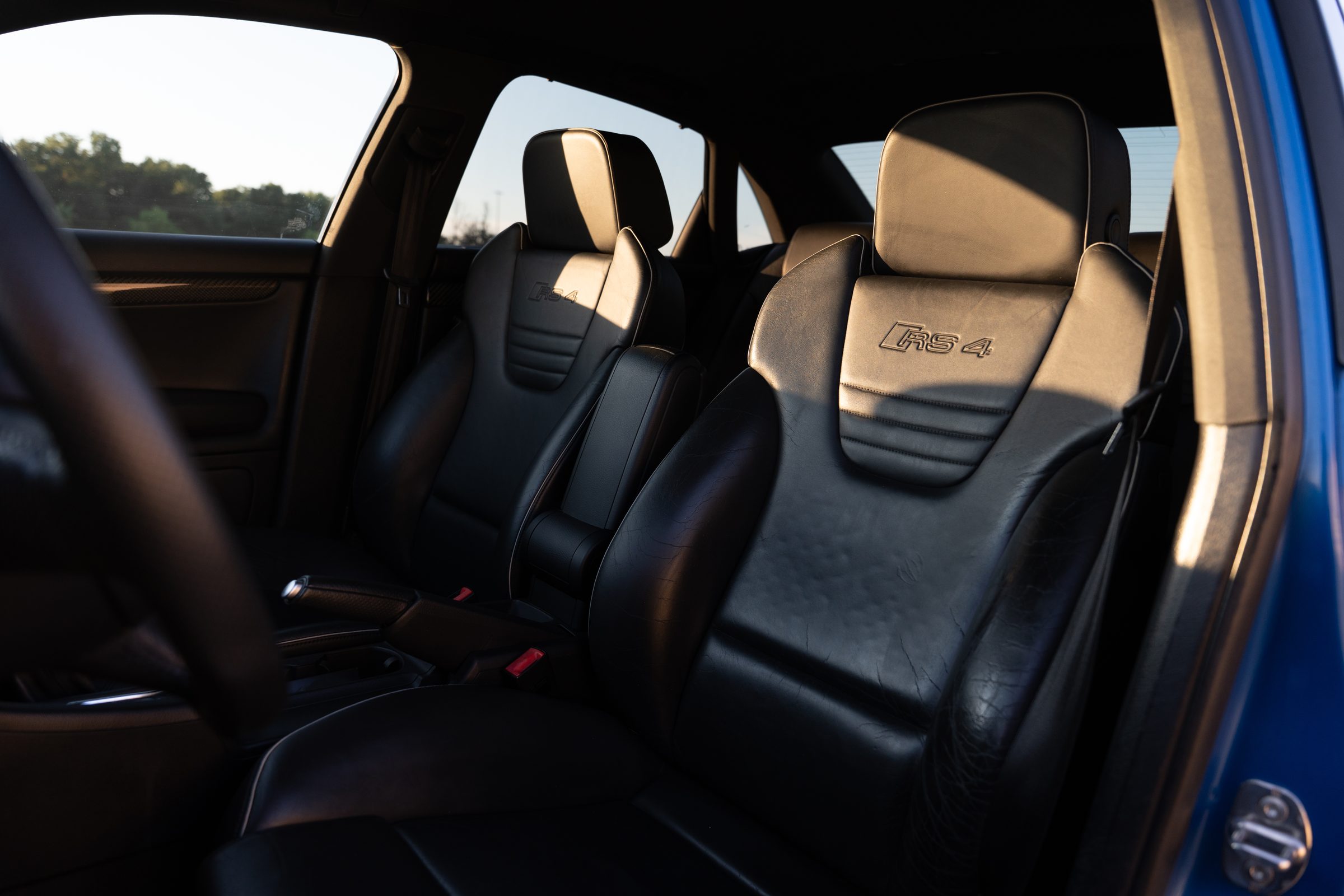 Front seats, RS4 embossing