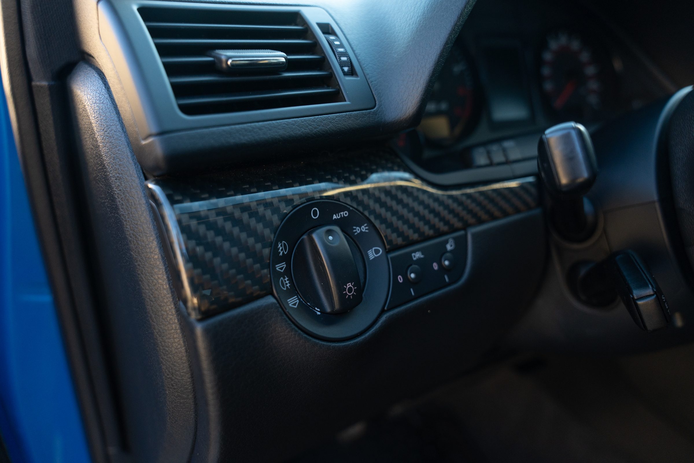 Headlight switch and carbon trim