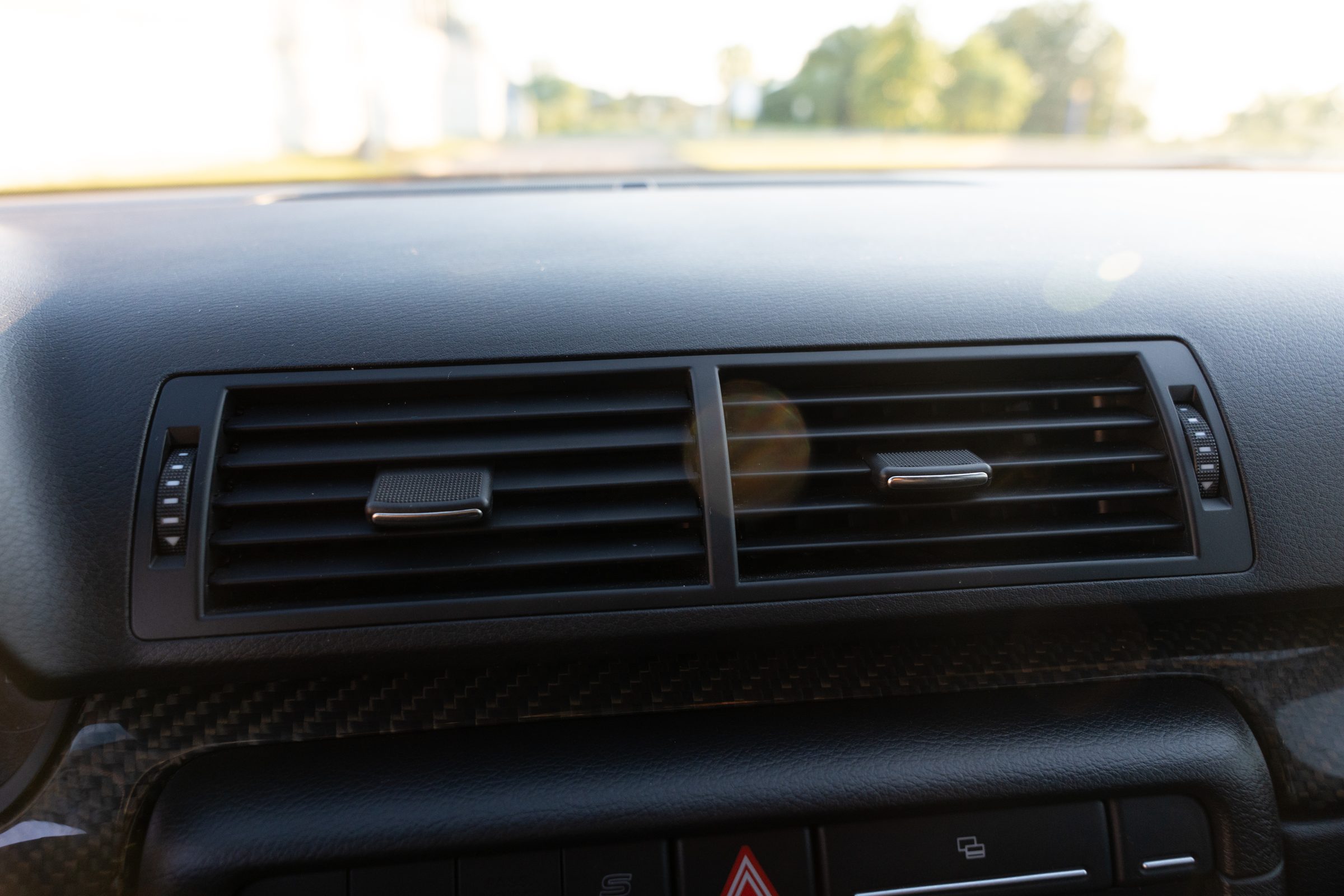 Dash vents