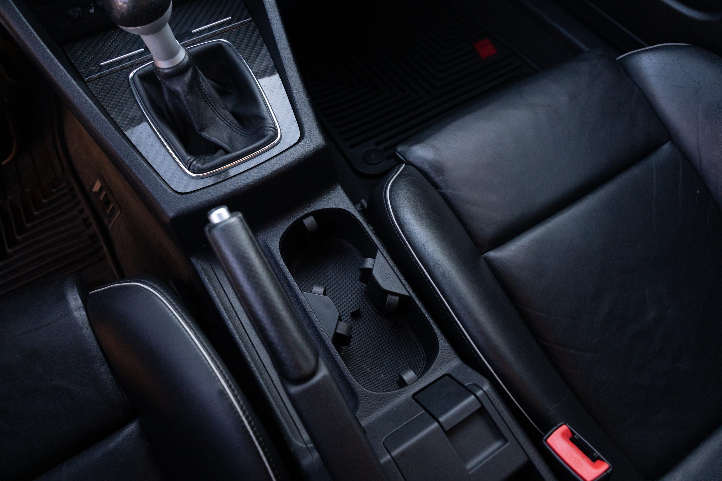 Center console and cupholders