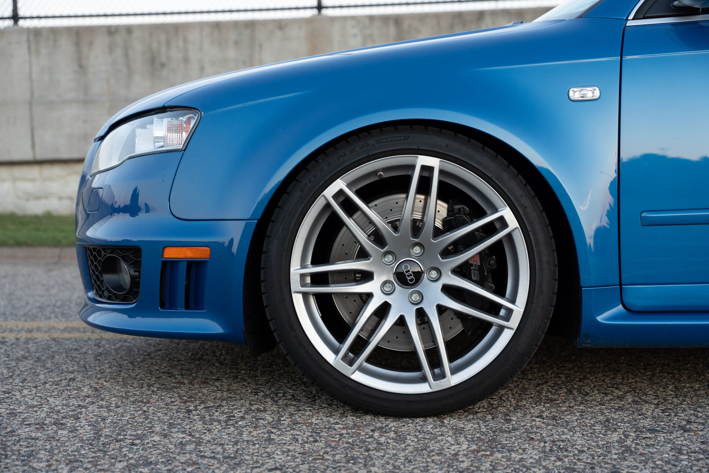 Front wheel and brake detail